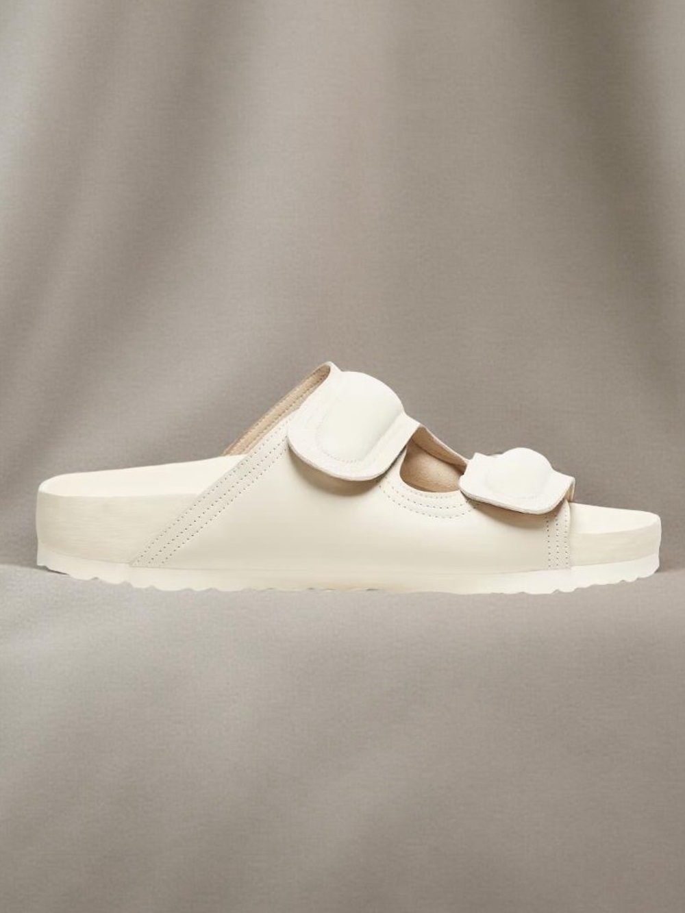 BIRKENSTOCK x Toogood Beach Comber in Cream - 1774 - IN BOX COLLAB pair - Picture 14 of 14